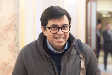 Pisarello, portavoz de Sumar en el Congreso, dice que se ha vuelto «más radical» en política