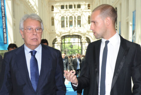 El día que Felipe González se convirtió en tutor de Gonzalo Miró tras la muerte de su madre: «Se portó como un señor»