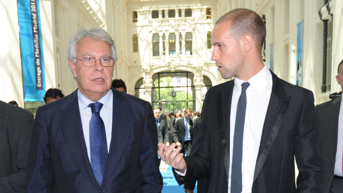 El día que Felipe González se convirtió en tutor de Gonzalo Miró tras la muerte de su madre: «Se portó como un señor»