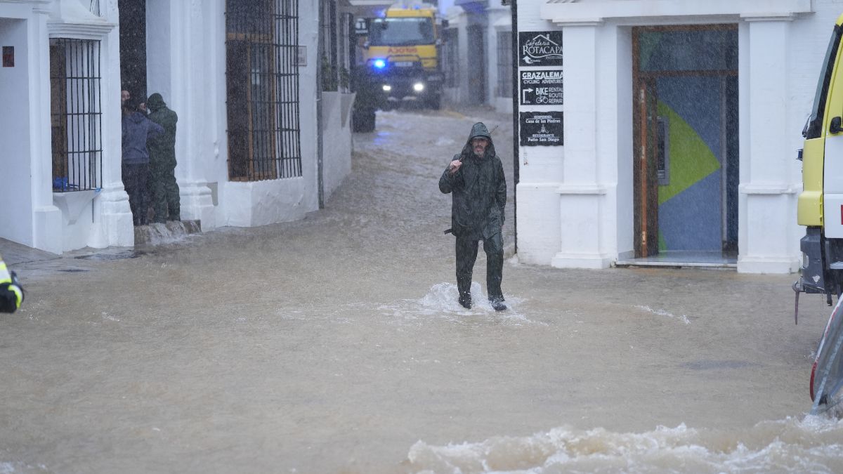 Moreno anuncia «evacuación preventiva» de Grazalema (Cádiz) por el fuerte temporal