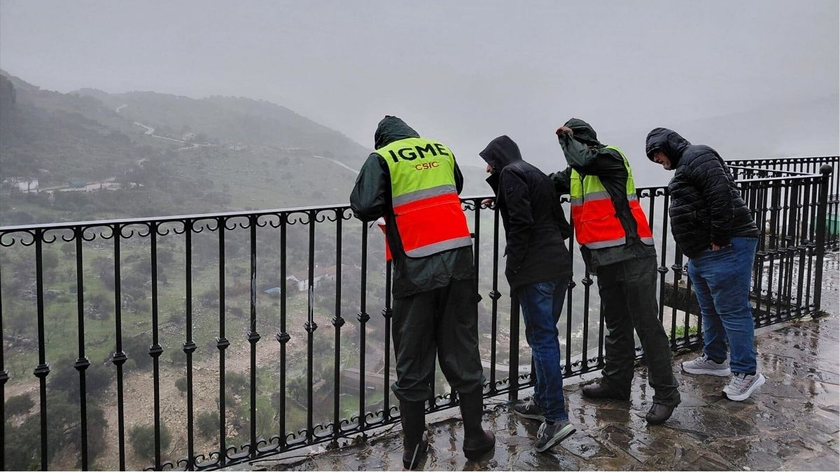 Los científicos siguen trabajando en Grazalema para garantizar «una vuelta segura»