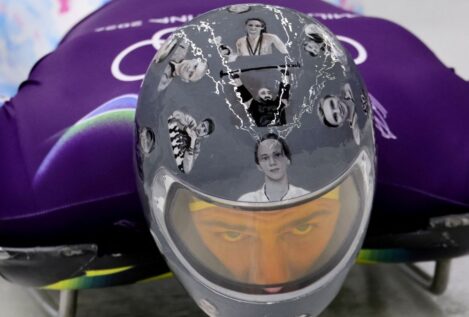 El COI prohíbe a un piloto ucraniano de skeleton un casco homenaje a los fallecidos por la guerra