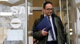 Hernando reconoce una reunión con Leire Díez para hablar de una información contra Sánchez