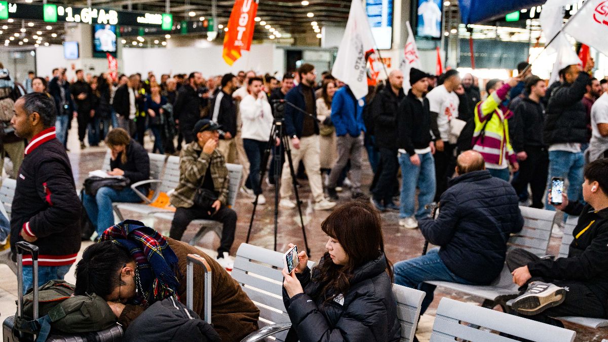 Los sindicatos mayoritarios pactan con Transportes finalizar este martes la huelga