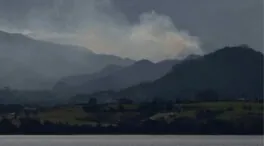 Cantabria vive una noche «muy complicada» por los incendios forestales y 36 siguen activos