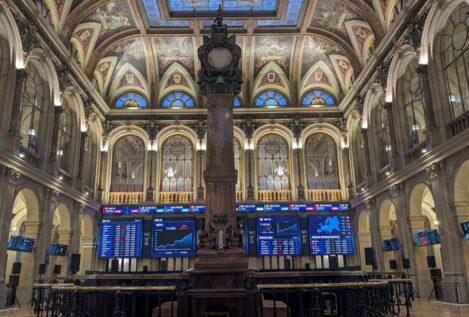 El Ibex 35 cierra con un alza del 1,3% y un nuevo máximo histórico