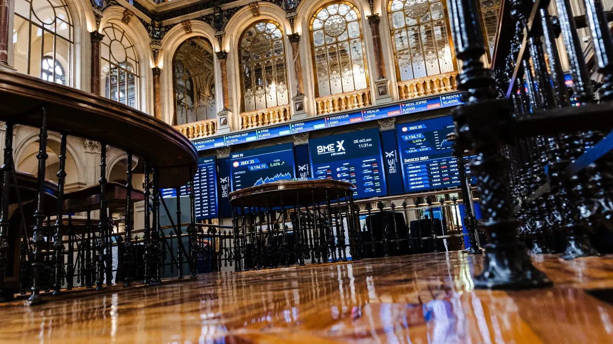 El Ibex 35 cierra en máximos históricos tras subir un 1,4%