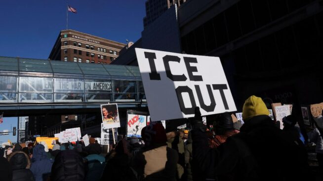El 'zar de la frontera' de Trump anuncia el fin del despliegue del ICE en Minnesota