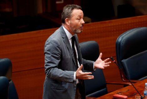 La vida personal de Íñigo Henríquez de Luna (Vox): hijo de marquesa, casado con una publicista, tres hijos y apasionado de la caza