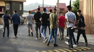 Los jóvenes africanos lideran el abandono escolar en España: el 35% deja los estudios