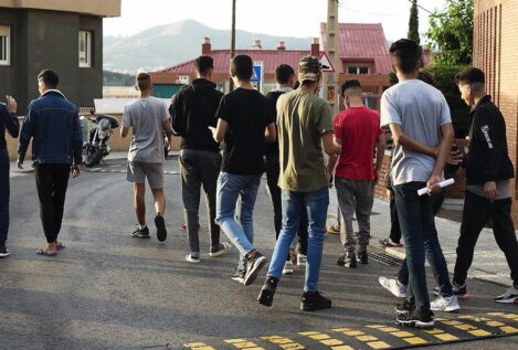 Casi 215.000 inmigrantes trabajan en España gracias al arraigo, un 40% más que hace un año