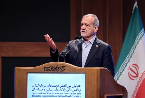 El presidente de Irán insiste en que «no buscan armas nucleares» tras las reuniones en Suiza