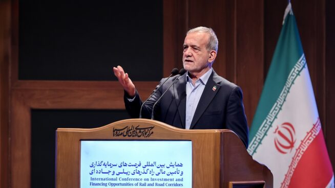 El presidente de Irán insiste en que «no buscan armas nucleares» tras las reuniones en Suiza