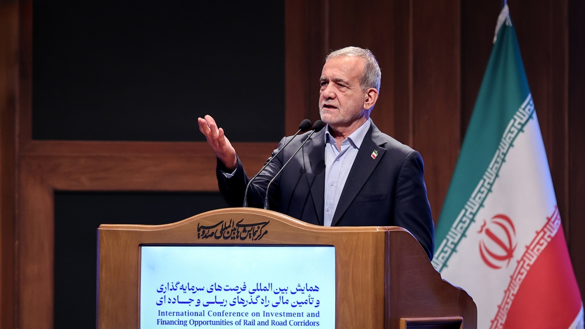 El presidente de Irán insiste en que «no buscan armas nucleares» tras las reuniones en Suiza