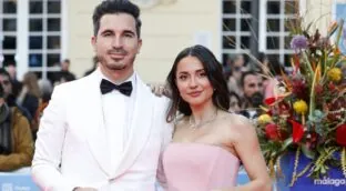 La vida personal de Javier Castillo: 20 años con su mujer, tres hijos y la pérdida de su madre