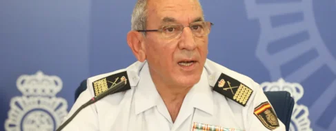 El DAO de la Policía maniobró para mandar a la víctima a un destino dorado en el extranjero