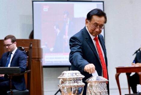 El izquierdista José María Balcázar, nuevo presidente interino de Perú