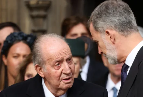 Felipe VI pide a Juan Carlos I que recupere su residencia fiscal en España en caso de volver