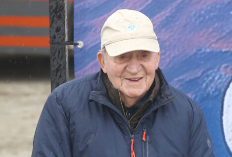 La impactante imagen del rey Juan Carlos en silla de ruedas: «Solo se mueve así o con muletas»