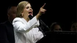 Sánchez y Feijóo felicitan a Laura Fernández, presidenta electa de Costa Rica