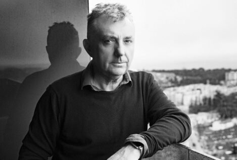 ‘Islandia’, de Manuel Vilas: la novela donde el amor se rompe y la literatura lo salva del olvido