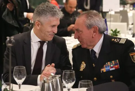 La víctima del DAO pide explicaciones a Interior por favorecer al comisario que la presionó