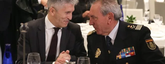 La víctima del DAO pide explicaciones a Interior por favorecer al comisario que la presionó