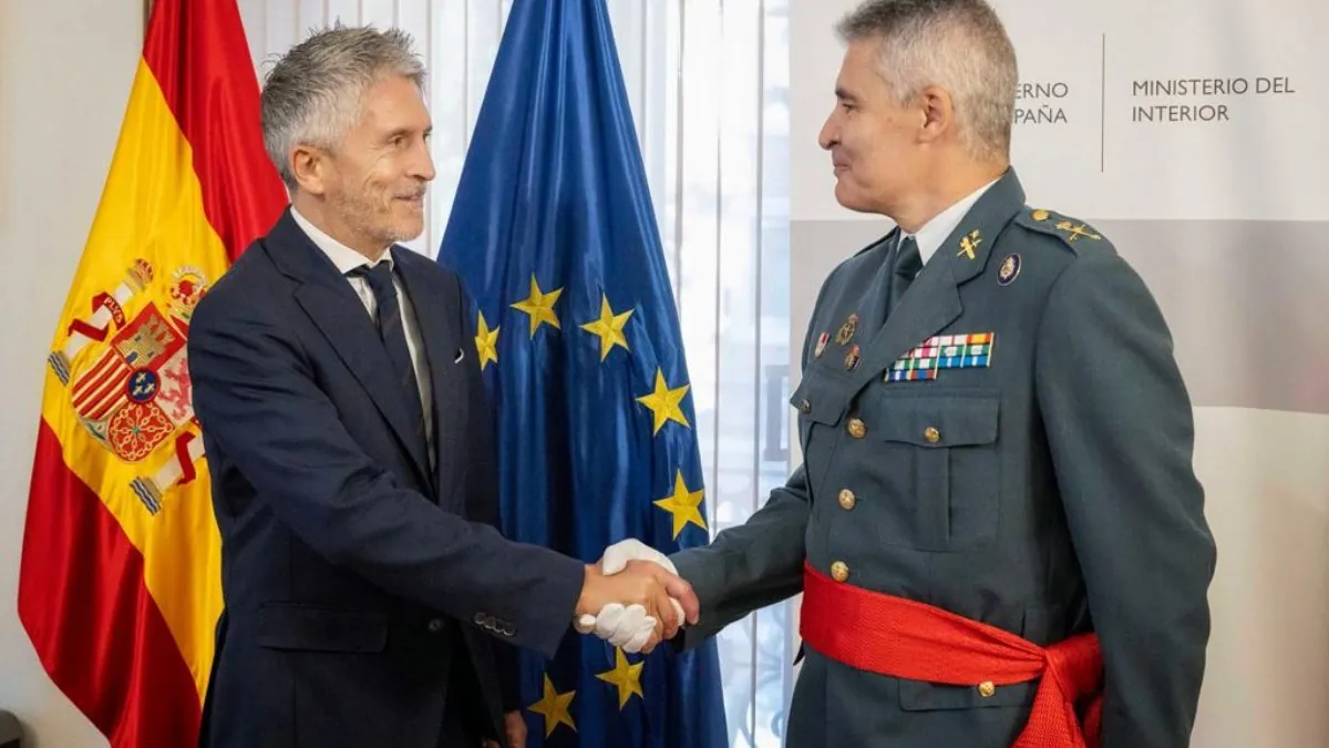 Interior asciende por tercera vez al mando del ‘Delcygate’ y lo blinda hasta 2030