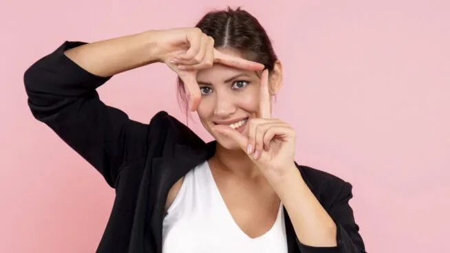 El truco de la ceja: el secreto que tienen los expertos en belleza para rejuvenecer diez años sin someterse a ningún tratamiento médico