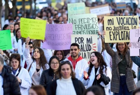Los médicos vuelven a la huelga nacional esta semana para exigir un Estatuto Marco propio