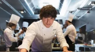 Jordi Cruz (47), chef: «Hay un truco que funciona de maravilla para que las fresas duren más sin perder sabor»