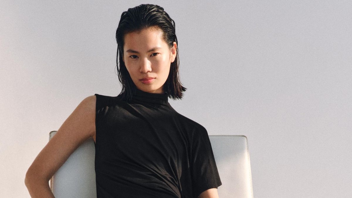 Di adiós a las bailarinas: mido 1,55 y este es el truco de imagen para estilizar las piernas al llevar vaqueros