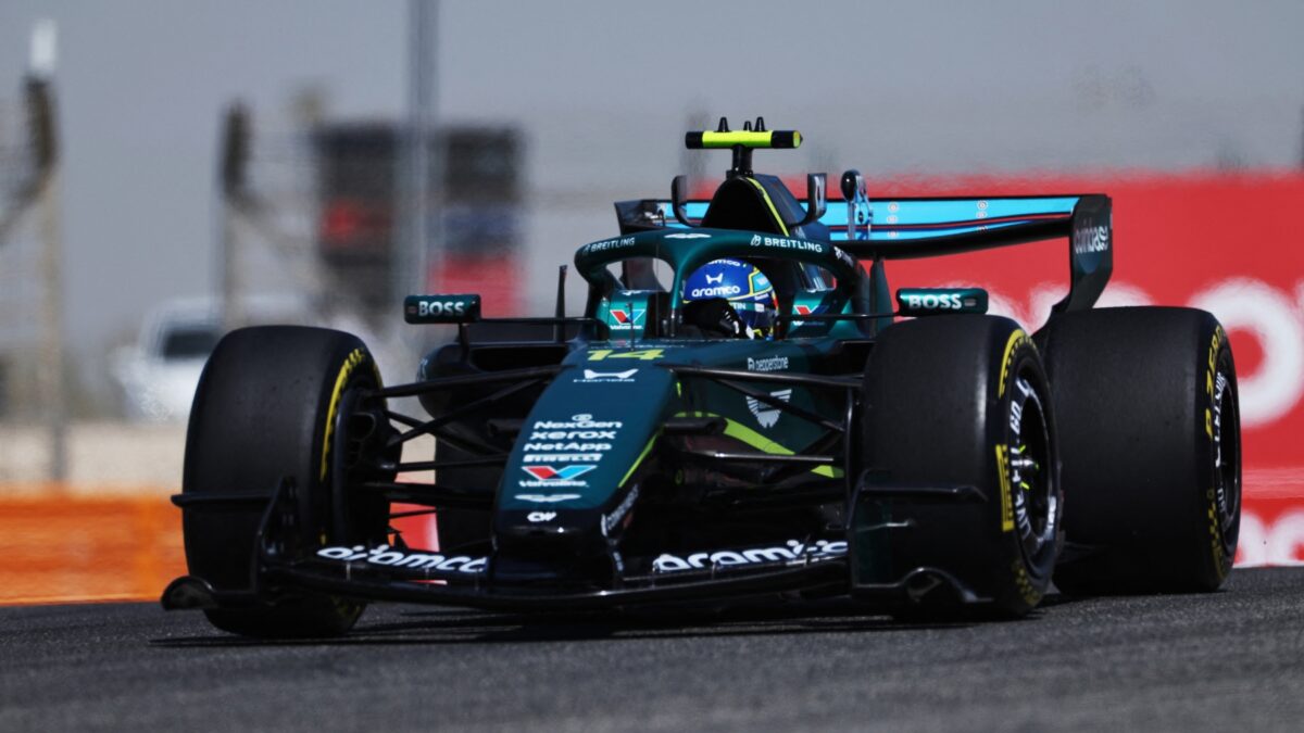 Miércoles negro para Aston Martin: Alonso pone al límite al monoplaza y este rompe