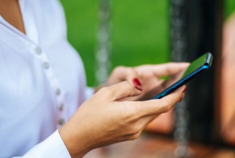 En línea. Escribiendo…