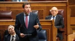 Puente reitera la mentira de Sánchez y oculta que un periodista dirige la seguridad de las vías