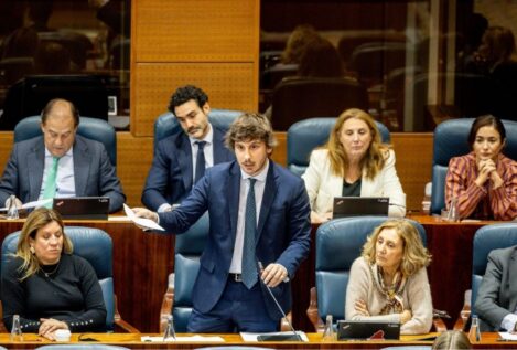 Dimiten tres diputados del PP en Madrid tras el cambio en la Consejería de Educación