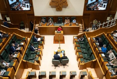 El Parlamento vasco rechaza prohibir el burka o el niqab en espacios públicos