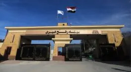 El cruce de Rafá reabre oficialmente en ambas direcciones para el paso limitado de personas