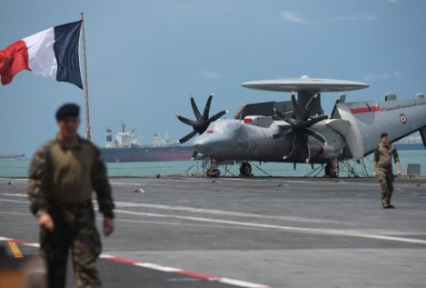 Suecia neutraliza un dron ruso que sobrevolaba el portaaviones francés 'Charles de Gaulle'