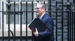 Starmer anuncia la salida de un alto cargo en medio del escándalo por el 'caso Epstein'