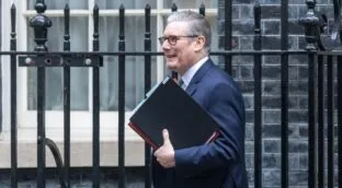 Keir Starmer descarta dimitir tras el desplome de los laboristas en las elecciones locales