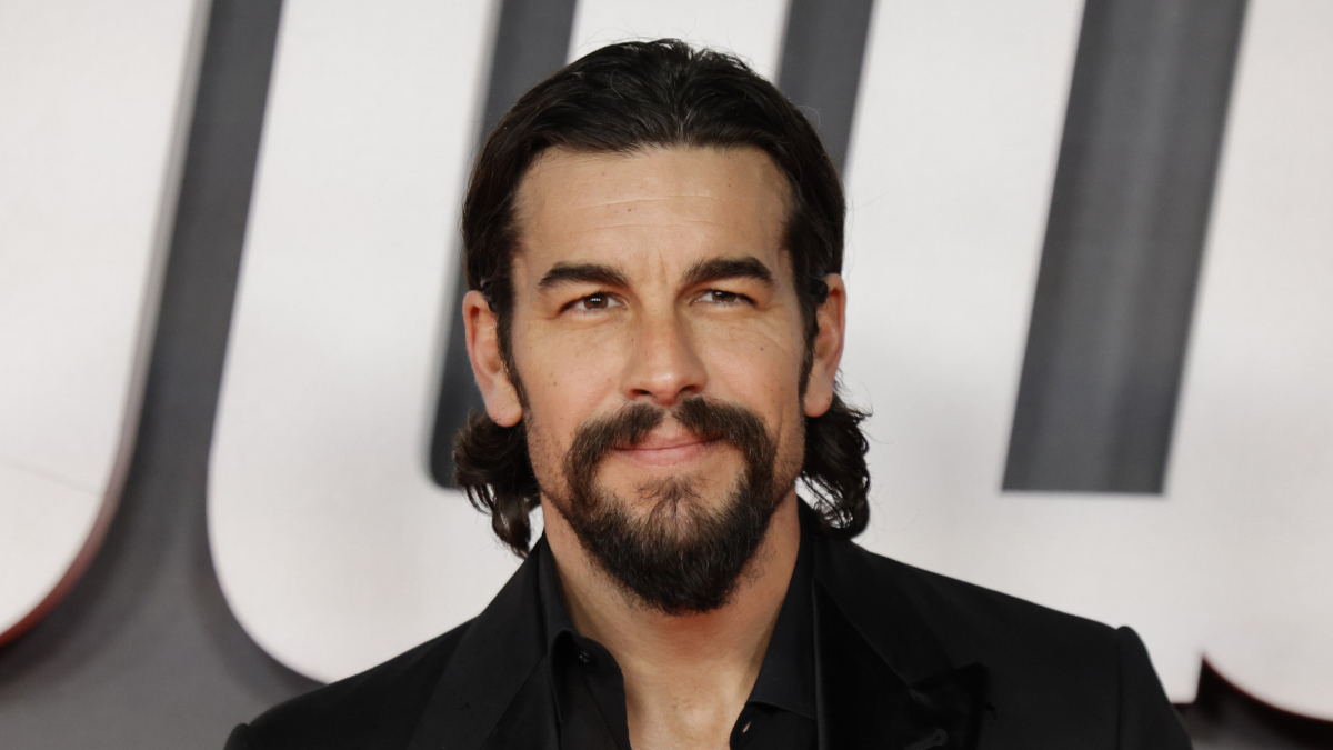 El pueblo que enamora a Mario Casas está en La Coruña: «Lo único que como allí es caldo, tortilla y raxo»