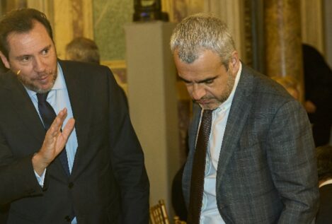 El sector aéreo critica a Puente: «Le importan más los inversores de AENA que los viajeros»