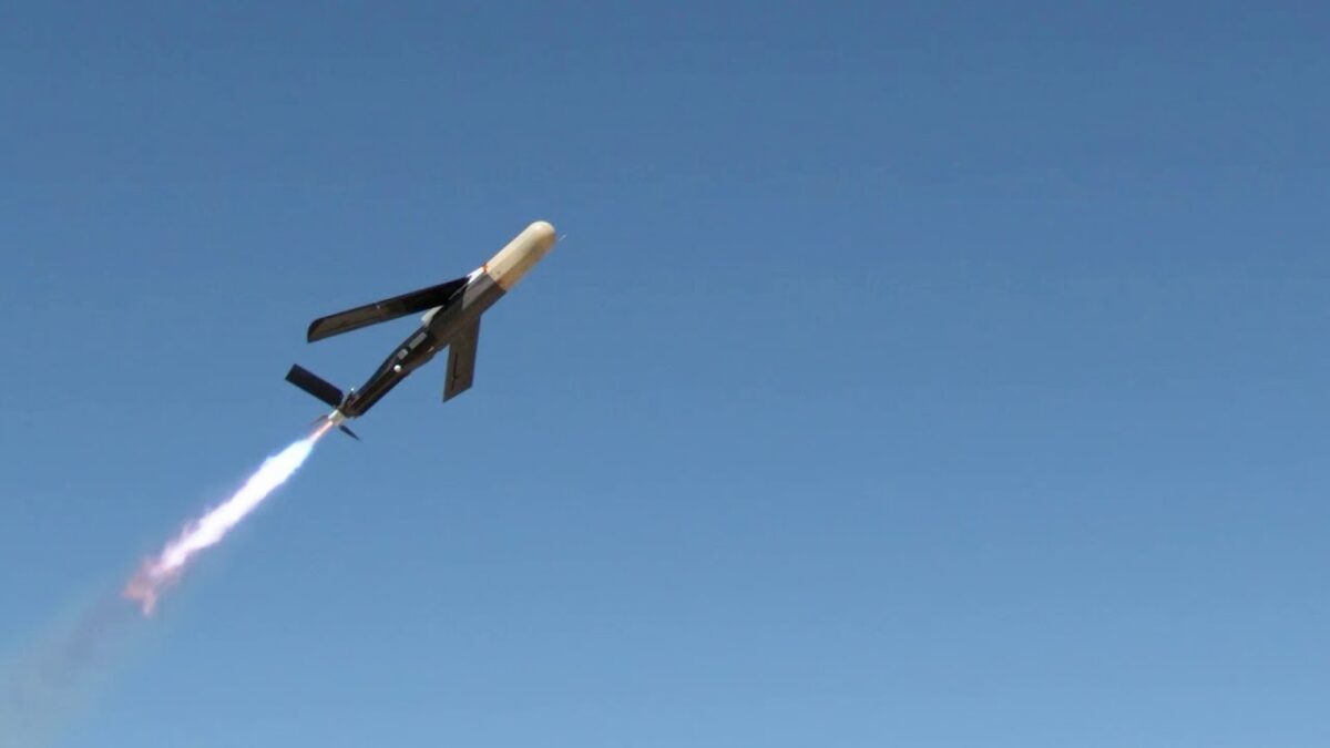 Coyote, el aparato que echa un pulso en el aire a enjambres de drones y los desarma sin disparar