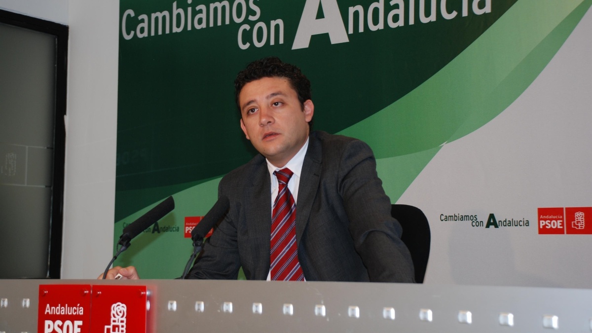 El juez procesa a un ex ‘dos’ del PSOE andaluz por su «entramado» de los cursos de formación