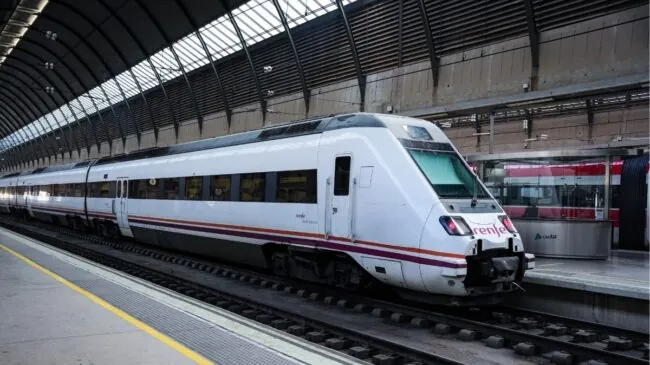 Interrumpida la línea ferroviaria Huelva-Sevilla al declararse un incendio cerca de las vías