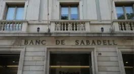 El Sabadell ganó 1.775 millones en 2025 (-2,8%) y anuncia una recompra de 800 millones