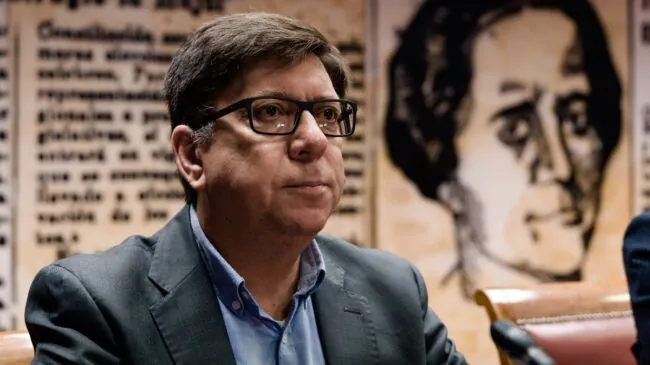 Paco Salazar se traslada a vivir a Argentina donde realiza labores de «consultoría electoral»