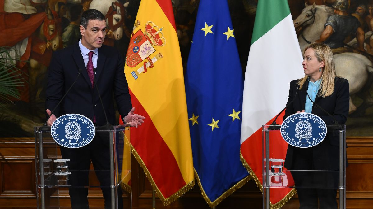 Sánchez protesta ante Meloni por convocar sin él una reunión de líderes previa a la cumbre