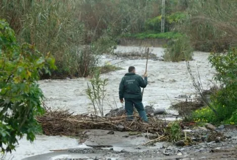 Hallan un cuerpo donde se buscaba a la mujer que cayó al río en Sayalonga (Málaga)